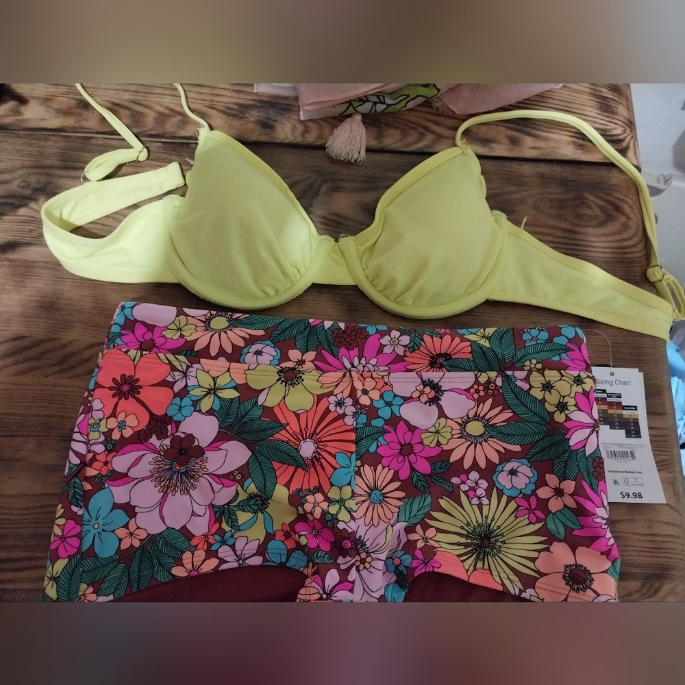 Bikini with 2 tops